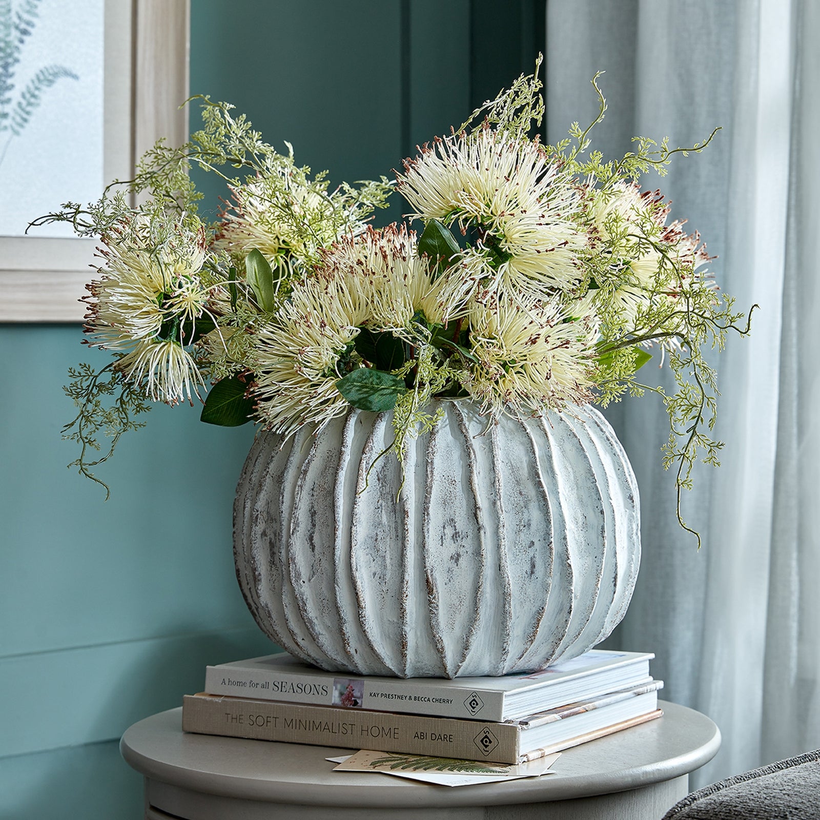 Contemporary Ribbed Round Decorative Vase